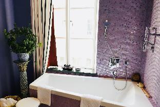 Dorsia Hotel & Restaurant