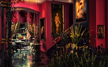 Dorsia Hotel & Restaurant