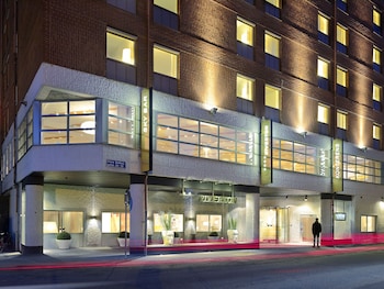 Hotel Riverton