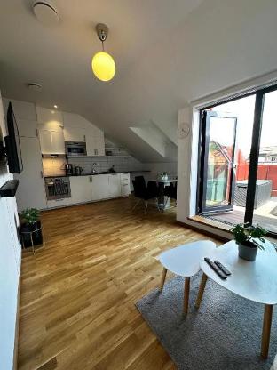 Luxurious Apartment With Lovely View