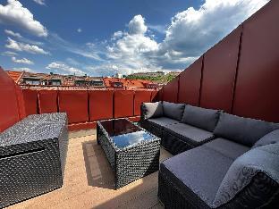 Luxurious Apartment With Lovely View