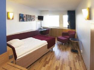 Spoton Hostel & Sportsbar