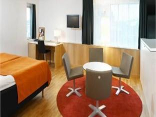 Spoton Hostel & Sportsbar