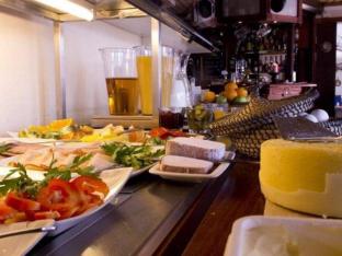 Star hotel room with free breakfast